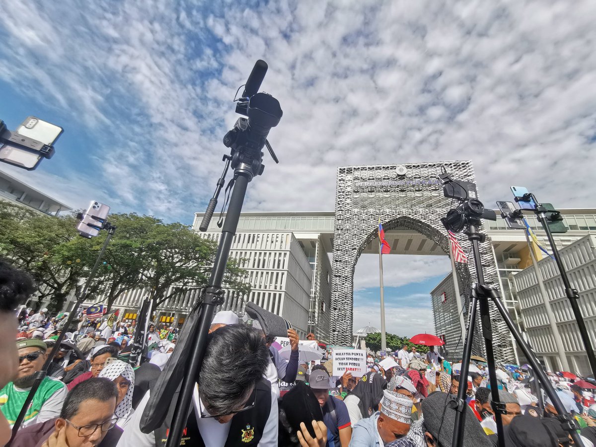 #PertahanSyariah ✊✊🇲🇾