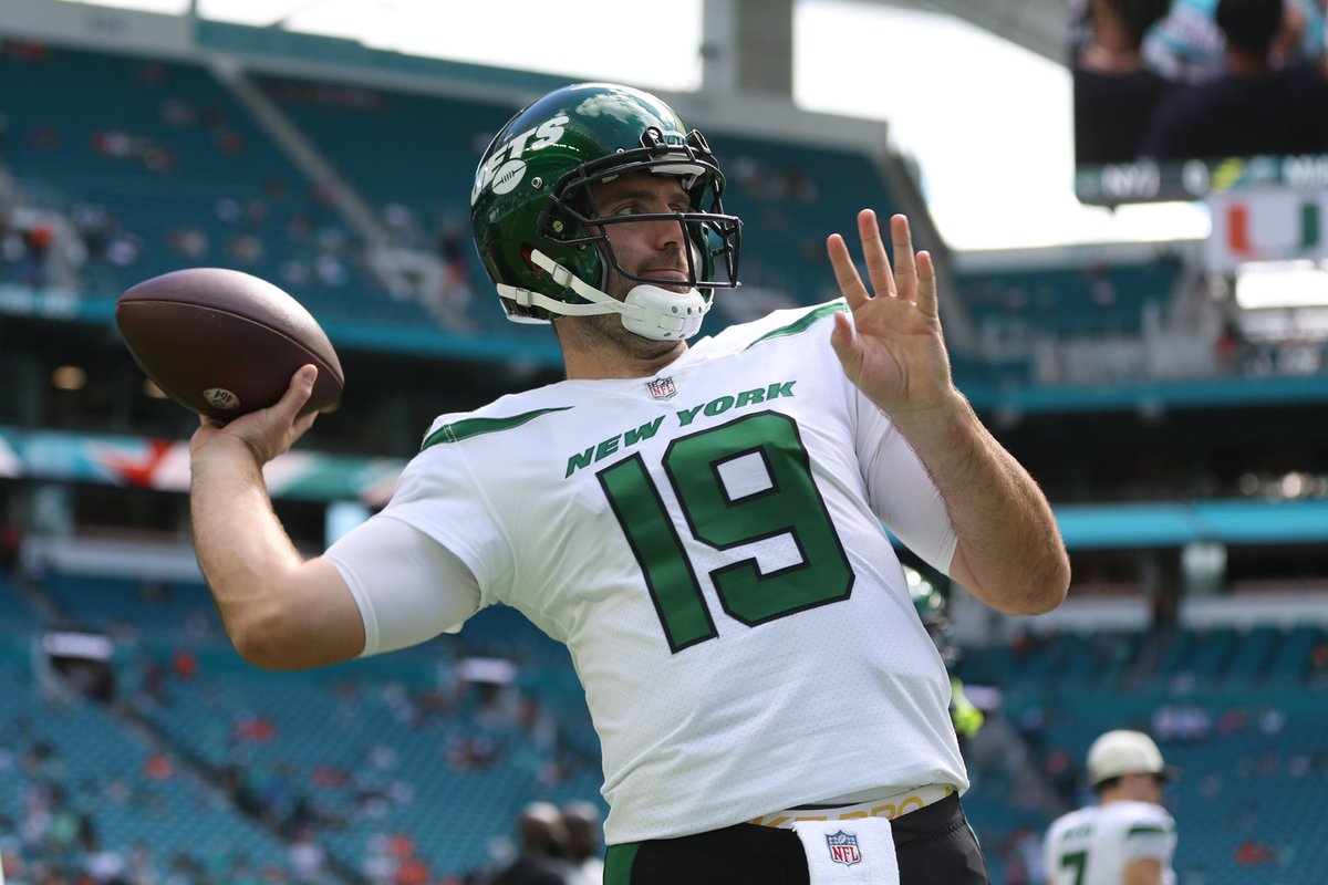 AdamSchefter's tweet photo. Former Ravens’ QB and Super Bowl MVP Joe Flacco is signing with the Cleveland Browns’ practice squad, per me and @FieldYates. It is expected that Flacco will get promoted to active roster. Flacco will give the Browns added QB depth in light of Deshaun Watson’s season-ending shoulder injury.