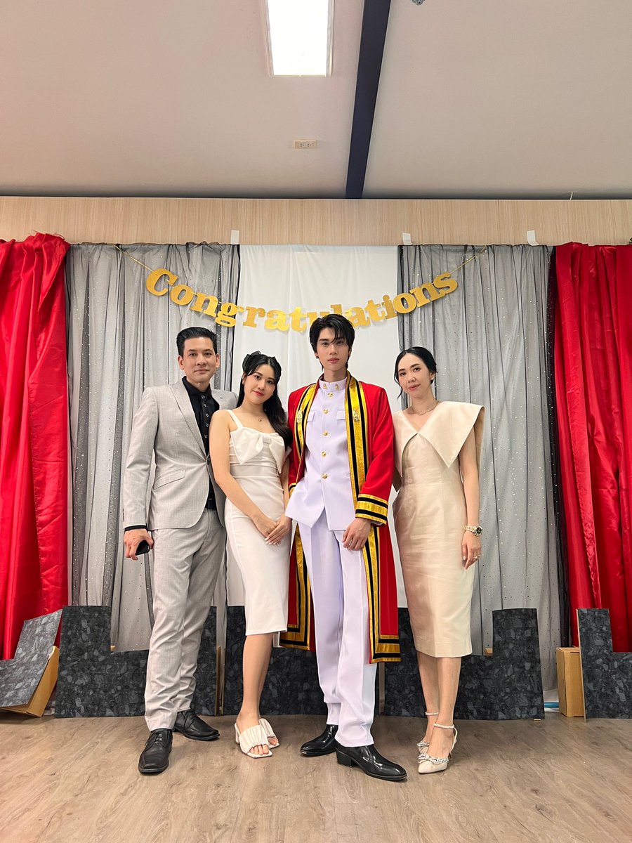 dunknatachai's tweet photo. fam❤️ https://t.co/xdFMMqUkdq