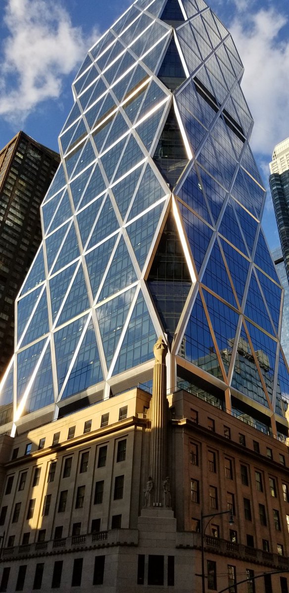 OlgaGProject's tweet photo. I love the combination of transforming #theOld into #theNew

#nyc #newyorkcity #architecture https://t.co/eWh4eVSHwN