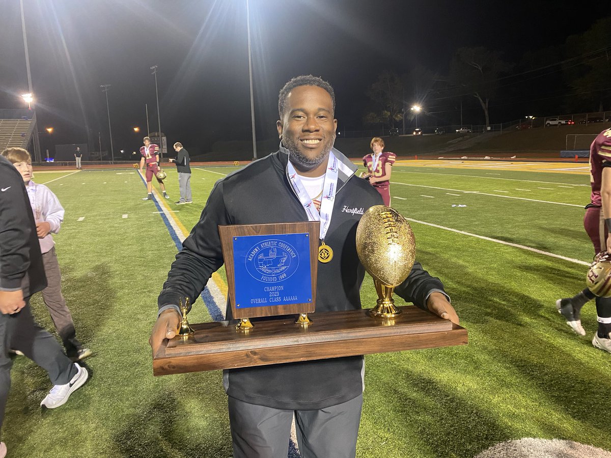 wpg_coach_rip's tweet photo. MAIS 6A State Champs!!! #StoodOnBusiness 
#OneHartfield
#ALLIN 
🦅🏆💍 https://t.co/VHGDpdiumg