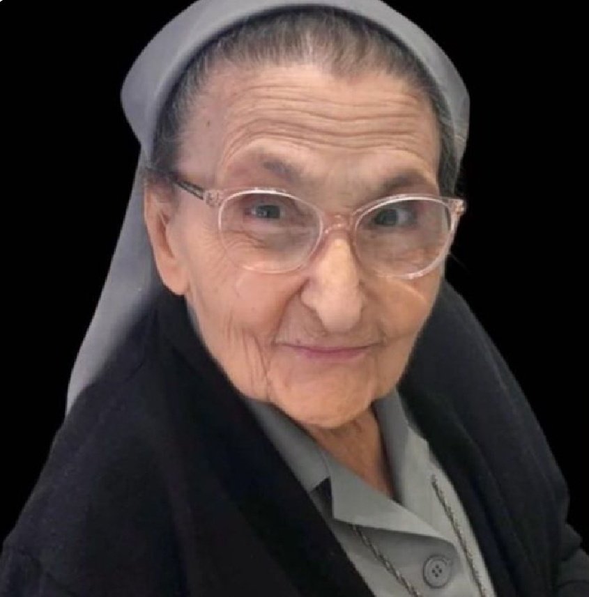 Nos ha dejado M. Cecilia quien nos acompañó en ntro colegio en los años 1996-1997. Nuestro recuerdo agradecido, nuestro cariño y gratitud por todo cuanto ella fue para quienes tuvimos la gran oportunidad de vivir y compartir cerca de ella! Su huella sigue viva en nuestro colegio!