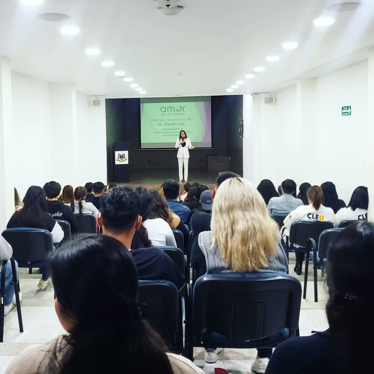LezaClaudia's tweet photo. Con mucho gustó acudí al #CLEU campus #Puebla a dar mi Conferencia "Justicia para Todos".
Los jóvenes no son el futuro, son el presente para construir un mejor futuro, gracias por interesarse en éste tema.
#CasoRichy
#Coahuila
#MaltratoyCrueldadAnimal
#Abogada
#ClaudiaLeza https://t.co/axVuJiW1PA