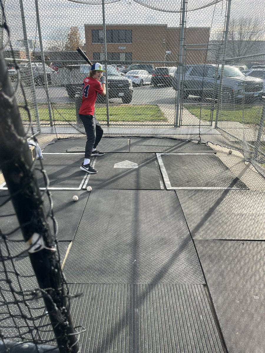 Good Sunday workouts today. #beattheguyinfrontofme. 🏋️‍♂️⚾️🏀🏈<a href="/TORQfitness/">TORQ</a> <a href="/lchs310baseball/">Limestone Rockets Baseball</a>