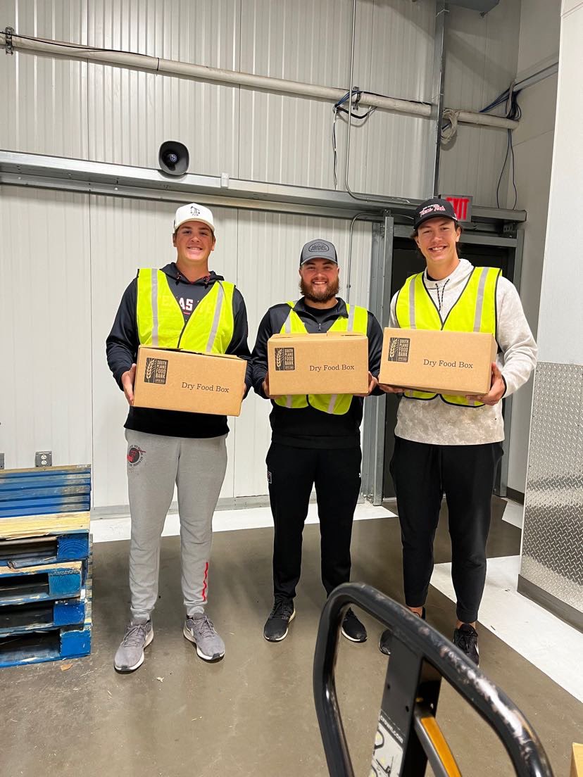 Thank you <a href="/SPFB/">SP Food Bank</a> for having us! Always thankful for the opportunities to give back.
<a href="/MaxHuffling/">Max Huffling</a> <a href="/krob024/">Kyle Robinson</a> <a href="/MatadorClubOrg/">The Matador Club</a>