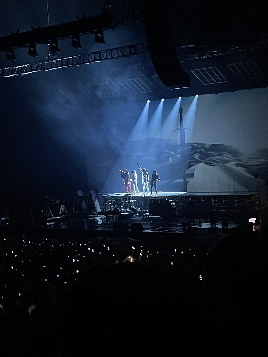 BethanyFoden's tweet image. I think this was my 10th time seeing gvf live and I’m so proud! Seeing then play in small venues to arenas now with pyro and fire is amazing! 🥲🥹🥰👏🏻 I can’t wait for Glasgow tonight 🥳 #starcatcher #starcatchermanchester #starcatcherworldtour