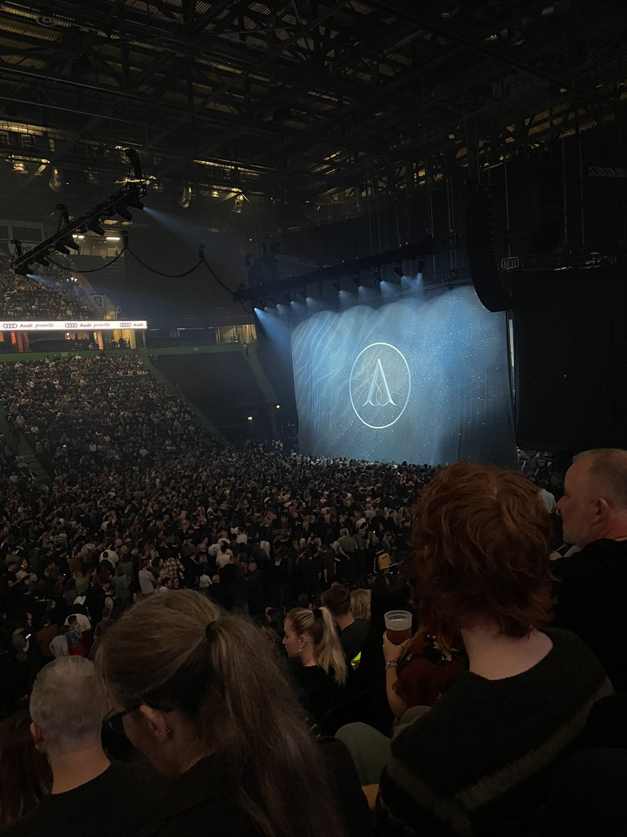 BethanyFoden's tweet image. I think this was my 10th time seeing gvf live and I’m so proud! Seeing then play in small venues to arenas now with pyro and fire is amazing! 🥲🥹🥰👏🏻 I can’t wait for Glasgow tonight 🥳 #starcatcher #starcatchermanchester #starcatcherworldtour