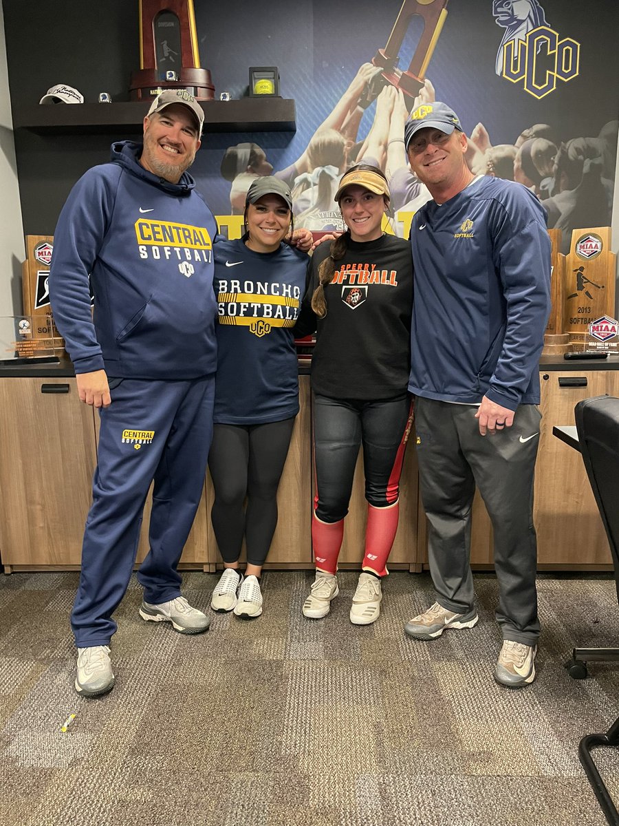 mattie_large's tweet photo. Didn’t have the beautiful weather like yesterday but still had a great camp today at @UCOSoftball. Thank you @edmondcoach5, Coach White, and Coach Dixon for the amazing feedback. I look forward to talking again soon! @epicvickrey https://t.co/7GuykAlN2O