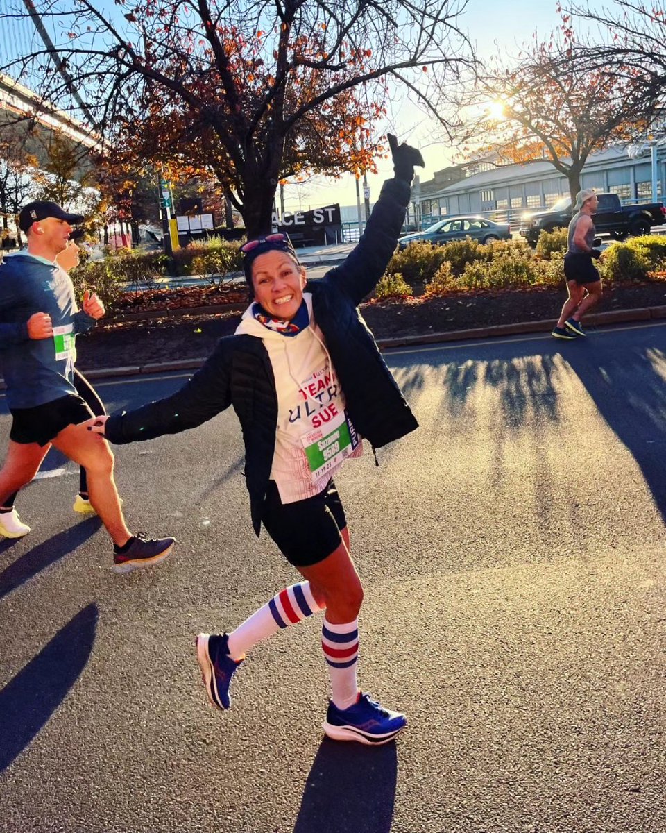 runSue19's tweet photo. Philadelphia Marsthon done! It was a beautiful day to run the streets of Brotherly Love! #teamultra #proatenjoyment #itsonlyworthitifyouenjoyit #Philly #philadelphiamarathon #loveyourrun #madein81 #marathon52 https://t.co/sq9eEvKFEt