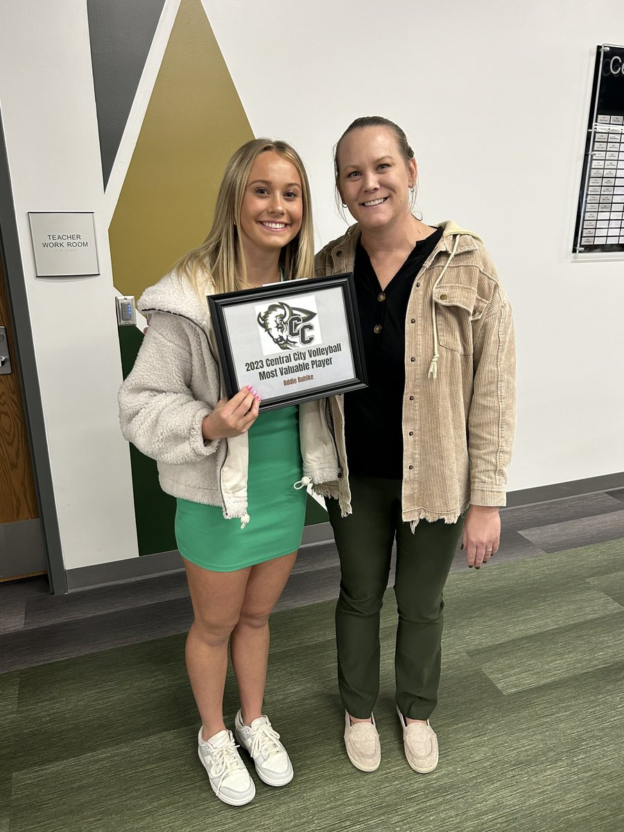 bisonvolleyball's tweet photo. Wrapped up the 2023 season with our volleyball banquet tonight. The following players were honored with awards.
MVP Award: Addie Buhlke
Dream Team Award: Sydni Homolka
Most Improved Award: Hope Paup
Bison Pride Award: Makayla Enevoldsen https://t.co/ZpSK06X4Fj