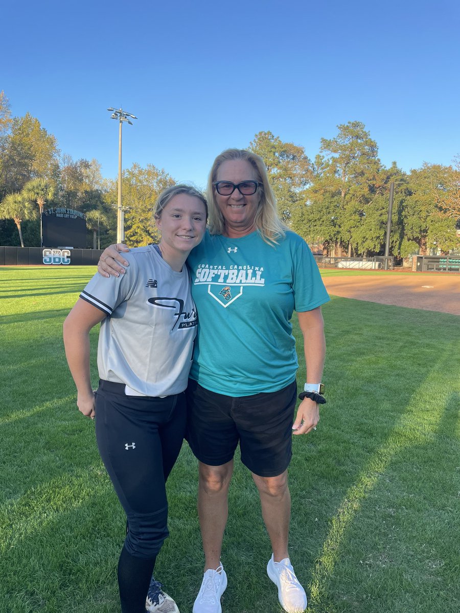 Emma Mayes tweet media