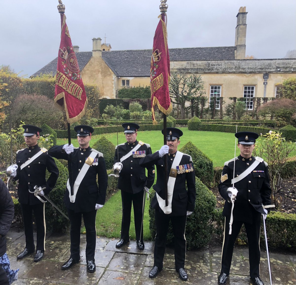 The 82nd Bir el Gubi Service took place at Badminton Church today in the presence of HM The King. The Dean of Gloucester gave the Address and the RGH fallen from the 1941 battle were remembered by the RGH Hon Col Lord de Mauley. @WessexYeomanry #Remembrance2023