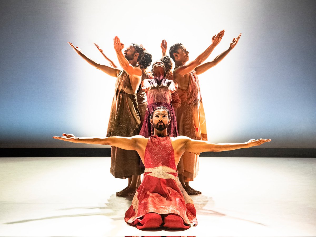 BBCLancashire's tweet image. Award winning dancer &amp;amp; choreographer @seetadances is coming to the @The_Lowry with the production of Stravinsky's iconic #TheRiteOfSpring.
She tells @TalatFAwan about incorporating the #Indian classical dance #Bharatnatyam into the piece with @BSOrchestra &amp;amp; conducted by