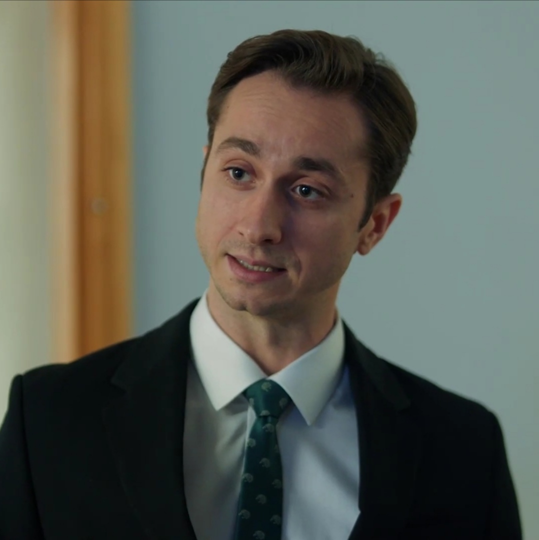 efe: bi gastro turu yapalım
tuğçe: 😌
efe: yemekhaneye
tuğçe: 😩

#Yargı