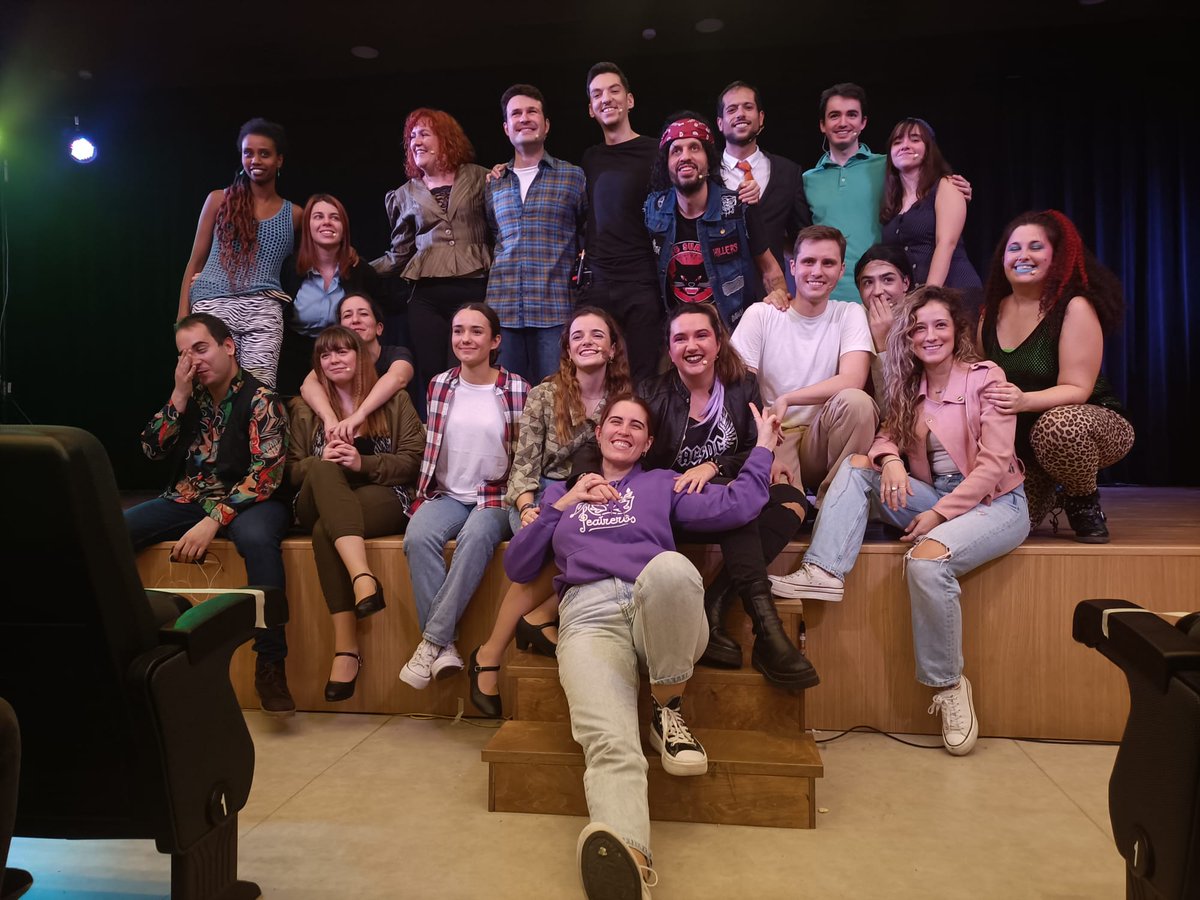 GrupoTeatreros's tweet photo. La chica de ayer ya es vuestra 🥳🥳🥹 Es la primera vez que representamos este PROYECTAZO que tanto tiempo llevamos preparando y no podemos estar más orgullosos y más contentos por haberlo conseguido. Muchísimas gracias a todos los que nos acompañasteis ayer y nos arropasteis ❤️ https://t.co/x6O84kuOlt
