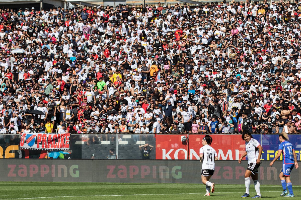 PabloFlamm's tweet photo. 20 mil espectadores en la semifinal femenina hoy entre @ColoColoFem y @udechilefem https://t.co/gWbz8AgjiK