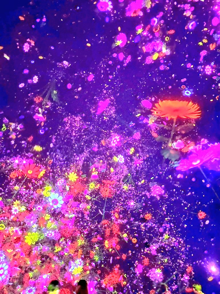 peanuts4021's tweet photo. おはようございます🌈☀️
まるで夢の中のような体験。光と色が織り成す不思議な空間に心躍ります。
 #チームラボプラネッツ #アート https://t.co/dehblK6axT