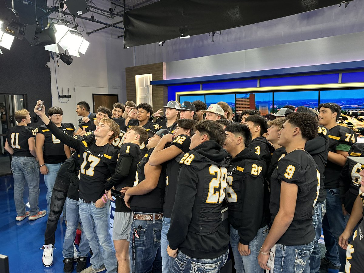 ZachFoxSports1's tweet photo. Let’s go! Huge congratulations to the Seminole Indians, the End Zone Team of the Week! 

Winning Area on a last second field goal! Great win, you can catch the interview tonight on KCBD Sports Xtra after the game @SHSIndianFB @SeminoleISD https://t.co/s2RiNXS60Z