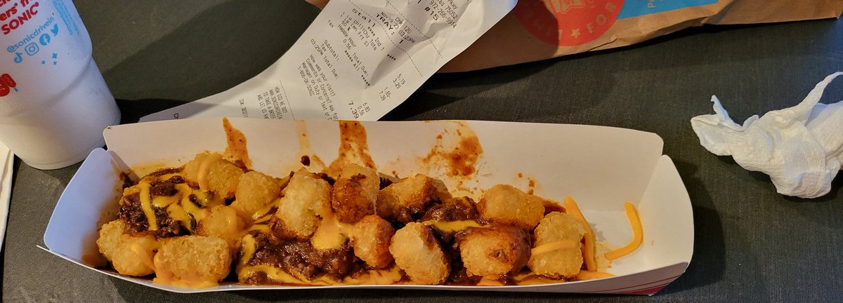 TRACYSTYLES18's tweet photo. This is considered a large chili cheese tater tot @sonicdrivein and it was cold just horrible. https://t.co/en2wkwPkjV