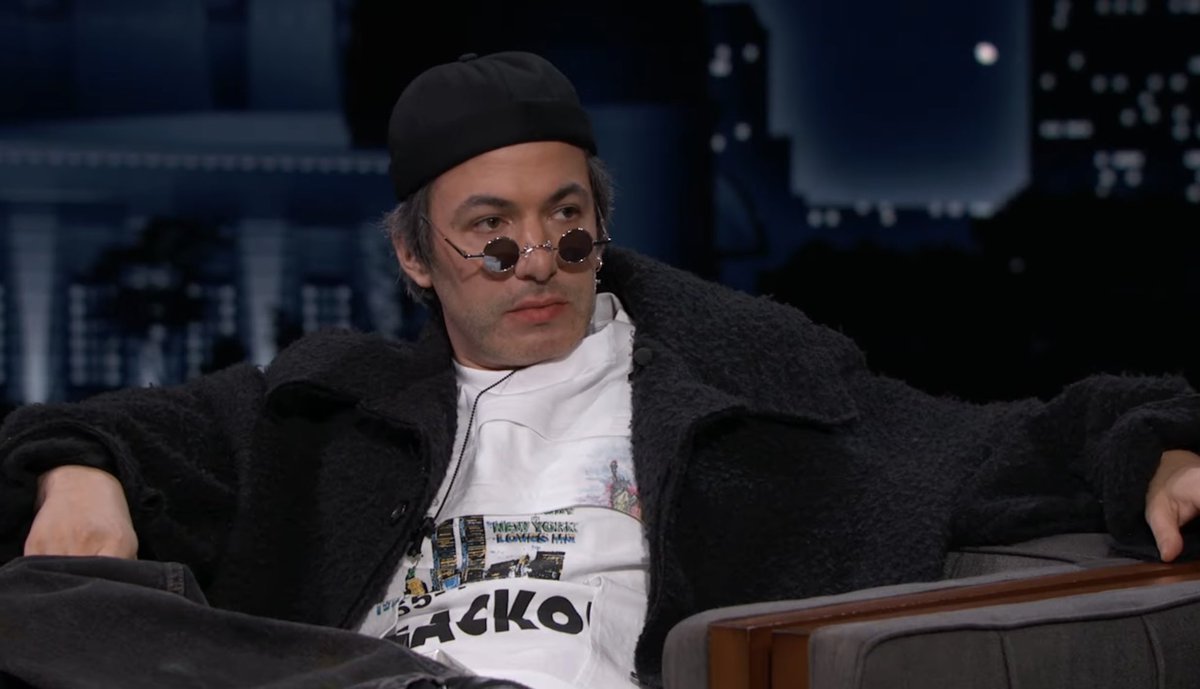 MannFacts's tweet photo. Last night I asked the Quebecois bartender if I could “close out my tab” and he looked at me like this https://t.co/5r352pub32