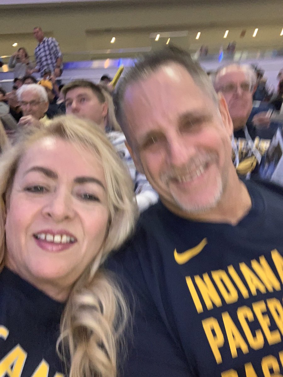 jojoalvarez64's tweet photo. #pacergamenight https://t.co/1sLalFbfXm