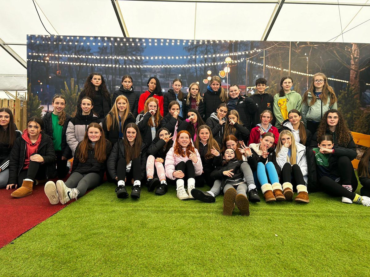 BcolligLGFA's tweet image. U13 team hit the ice at Fota for a day of teamwork and icy adventures! ⛸️🏒 #FrozenFun #TeamBuildingOnIce"