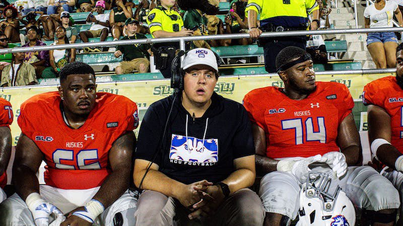 jeremiahhood25's tweet photo. Very thankful for being able to play my entire career for @HCUFootball. I am at peace knowing we left a great foundation for years to come. Thankful for all the coaches for believing in me and giving me the opportunity to make history. On to the next chapter of my journey. 55🤍 https://t.co/HS7gY48Dr7