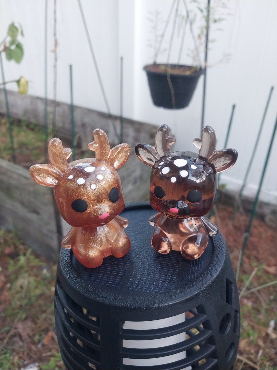 AngiesArtsx's tweet photo. 25% off sale now live! 
The winter wonderlands are commission by request. Please dm for more information 🎄 
https://t.co/yxUKzWgu57 https://t.co/fmOYUJdHjs