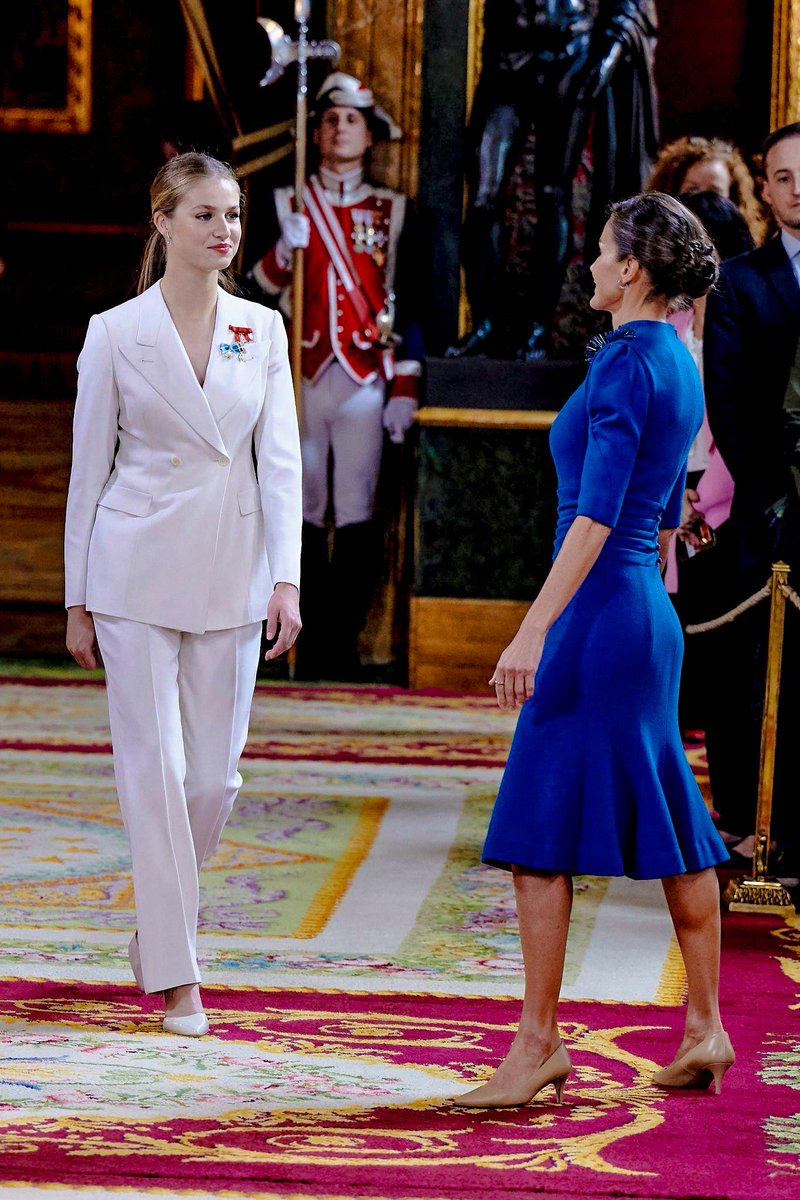 #QueenLetizia and #PrincessLeonor The #PrincessofAsturias attend a reception as Princess Leonor receives the ‘Collar of the Order of Charles III’ from her father King Felipe VI on the occasion of her 18th birthday, at The Royal Palace in Madrid, Spain 👑 -October 31st 2023.
