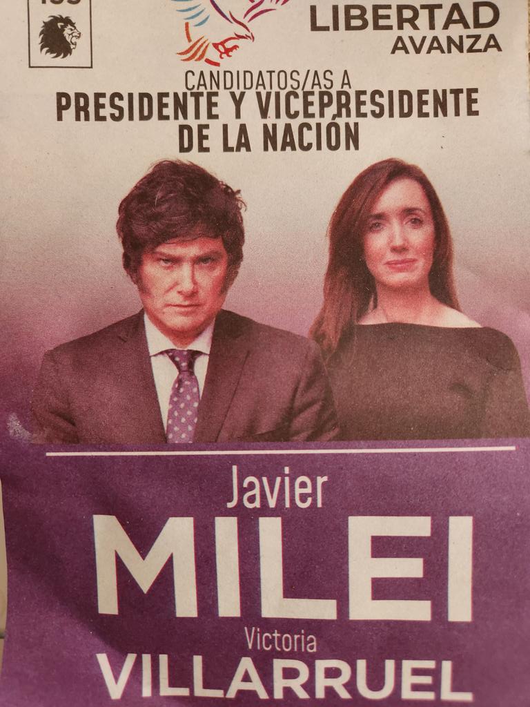 NickyMarquez1's tweet photo. QUERIDOS AMIGOS! ME EXPLOTA EL ALMA! @JMilei Presidente de todos los argentinos. @VickyVillarruel VicePresidente!!!Ganó la Vida, la Libertad, el Orden, la Tradición, el Mercado, la reivindicación a los uniformados de la PATRIA! EN SUMA: GANAMOS LOS ARGENTINOS DE BIEN CARAJO!!!!! https://t.co/cFaeaae08x