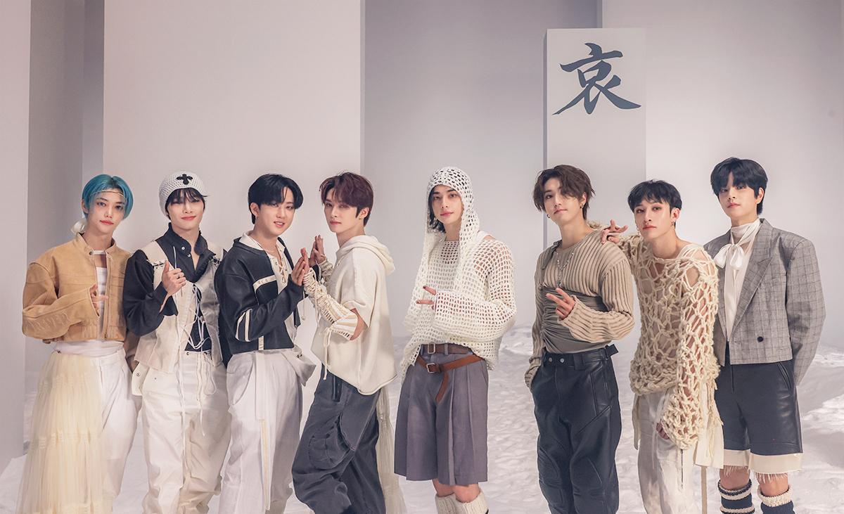 billboardskz's tweet photo. 🇺🇸 K-Pop Acts with Most #1 Hits on Billboard 200

1. BTS – 6
2. #StrayKids – 4 (+1) 🎸🔥
3. BLACKPINK – 1
     SuperM – 1
     TXT – 1
     NewJeans – 1

SKZ ROCK-STAR TOPS BB200
#樂_STAR_No1OnBB200
#StrayKids4th_No1OnBB200
#스키즈4번째빌보드200_1위 https://t.co/E9UIMd7ocC