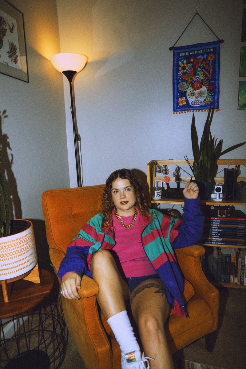 RePeachGA's tweet photo. Aightttt listen 👂 I’m just here to have fun and am only just a girl. Today I’m sharing sweaters &amp; coats 🧥 , tomorrow accessories 👒, and later this week special collectible items. If it’s posted here, it’s live in the Depop 🔗 below: https://t.co/GgAfPNWHE0 https://t.co/jSFy3W7HPn