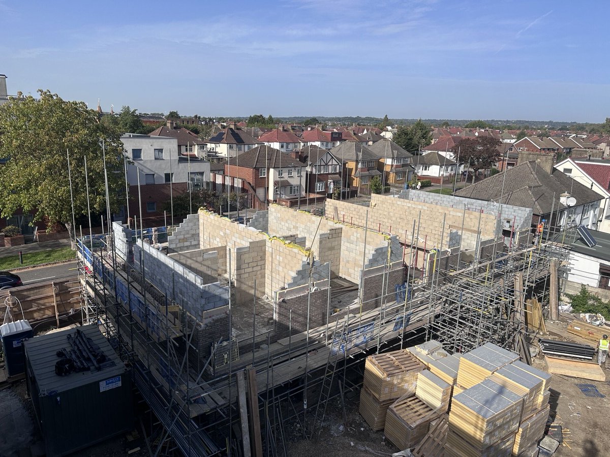 engineeria_uk's tweet photo. Construction Stage Architect: @oselarch 
Planning Stage Architect: @campbell_arch 
Contractors: Vascroft Contractors Ltd
Geotechnical Engineers: Soiltechnics Limited
@strawberrystarg https://t.co/r42L0GkeL5