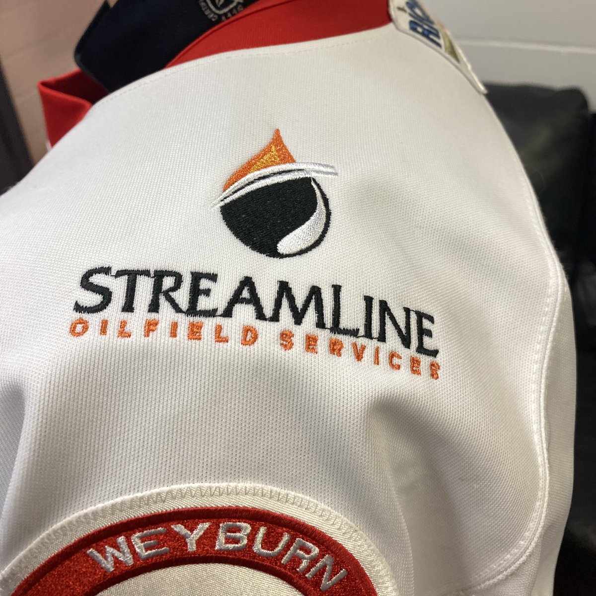 weyburnredwings's tweet photo. Proud to wear Streamline Oilfield Services on our shoulder 🌟

#ThankYou #support #sponsorship #weyburnredwings  #sjhl https://t.co/IyNLaMk1FD