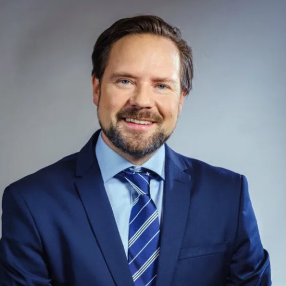 In 2021 beste raadslid van Amsterdam, in 2022 beste raadslid van Nederland en nu op weg naar de Tweede Kamer. 
<a href="/DiederikBoomsma/">Diederik Boomsma</a> staat op plaats 21 op lijst 19 Nieuw Sociaal Contract. Stem Diederik voor een eerlijke erfpacht en een beter bestuur. 
partijnieuwsociaalcontract.nl/kandidaten