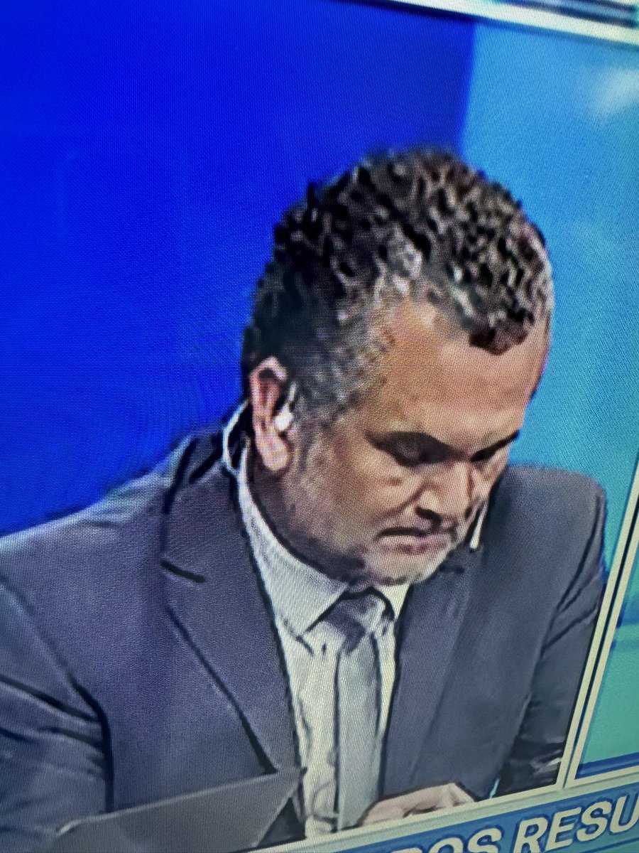peladodelatv's tweet photo. LA CARA DE LOS DE C5N DICE TODO!! https://t.co/LGKGRAuWgT