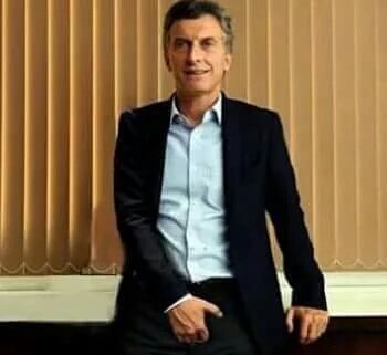 Macri saludando a Morales 🤭🤣