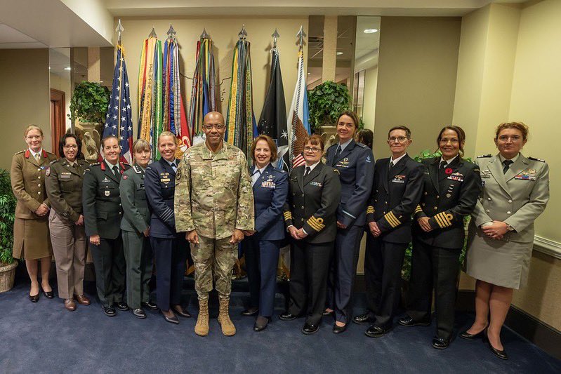 Kelly Williamson tweet media