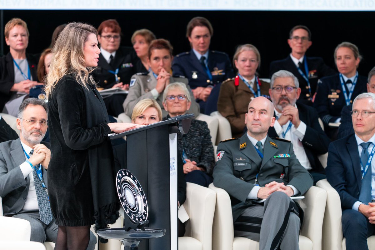 Kelly Williamson tweet media