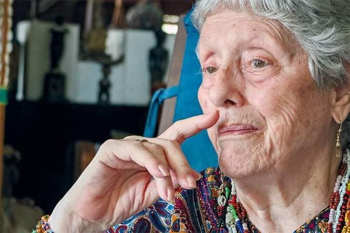 Triste noticia para la #Cultura cubana: falleció  la escritora, pintora, antropóloga y etnóloga, Natalia Bolivar Aróstegui a los 89 años de edad.

Lleguen a sus familiares y amigos, nuestras condolencias.

#CubaEsCultura