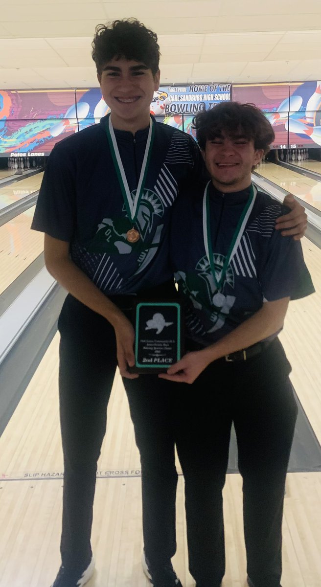 OLBoysBowling's tweet photo. The Spartans had a great day yesterday at our Spartan Invite. Varsity and JV both finished in 2nd place. Varsity was lead by Sam Bergamo who was the 8th place medalist, Charlie Dell (13th), Justin Canvan (18th), and Jake Canvin (20th).

For JV, Vinny McBrien 2nd, David Bush
3rd. https://t.co/hgQmckF3Mm