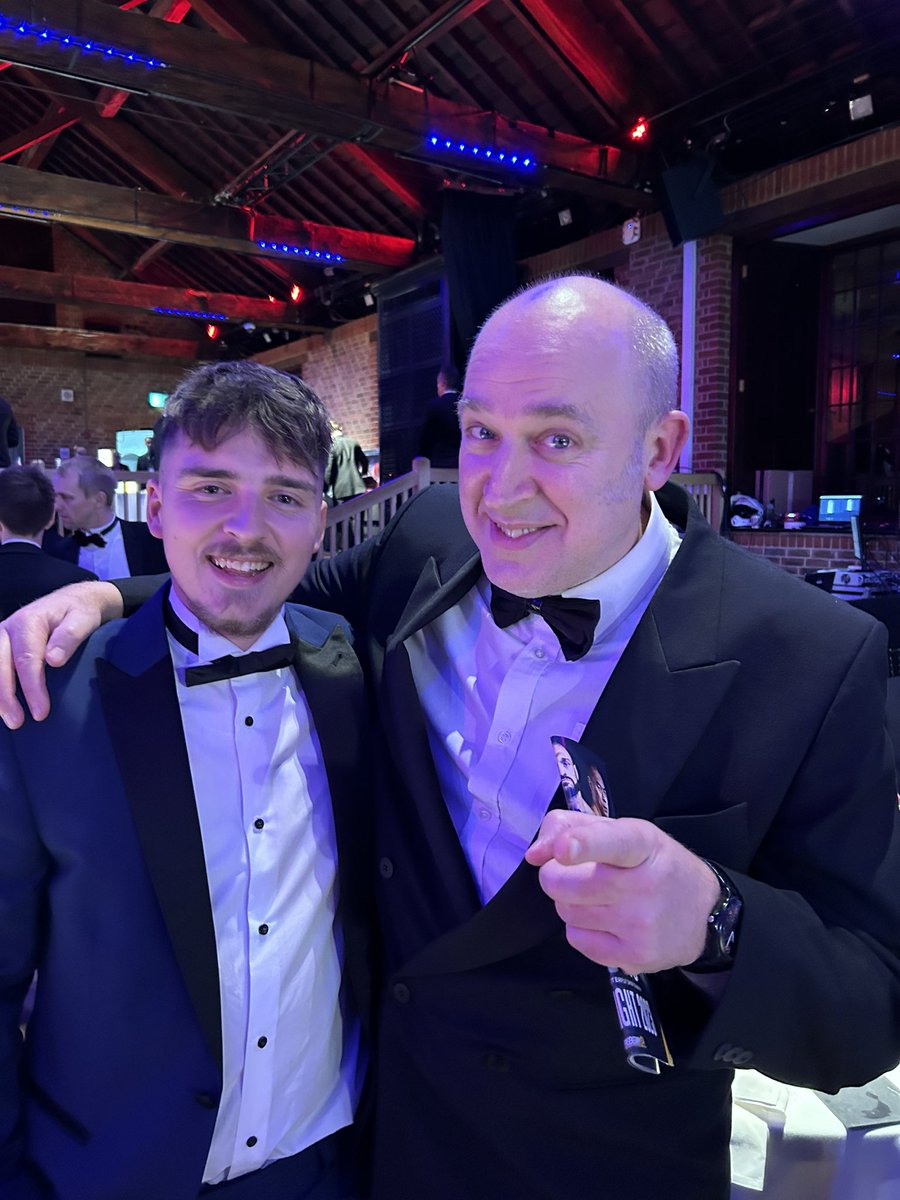 mileskeeble's tweet photo. Great to meet the comic legend that is @RealTimVine on Friday, thanks for taking the time to take this pic @jxckkeeble_ loves your one liners https://t.co/FxQw5SBYpi