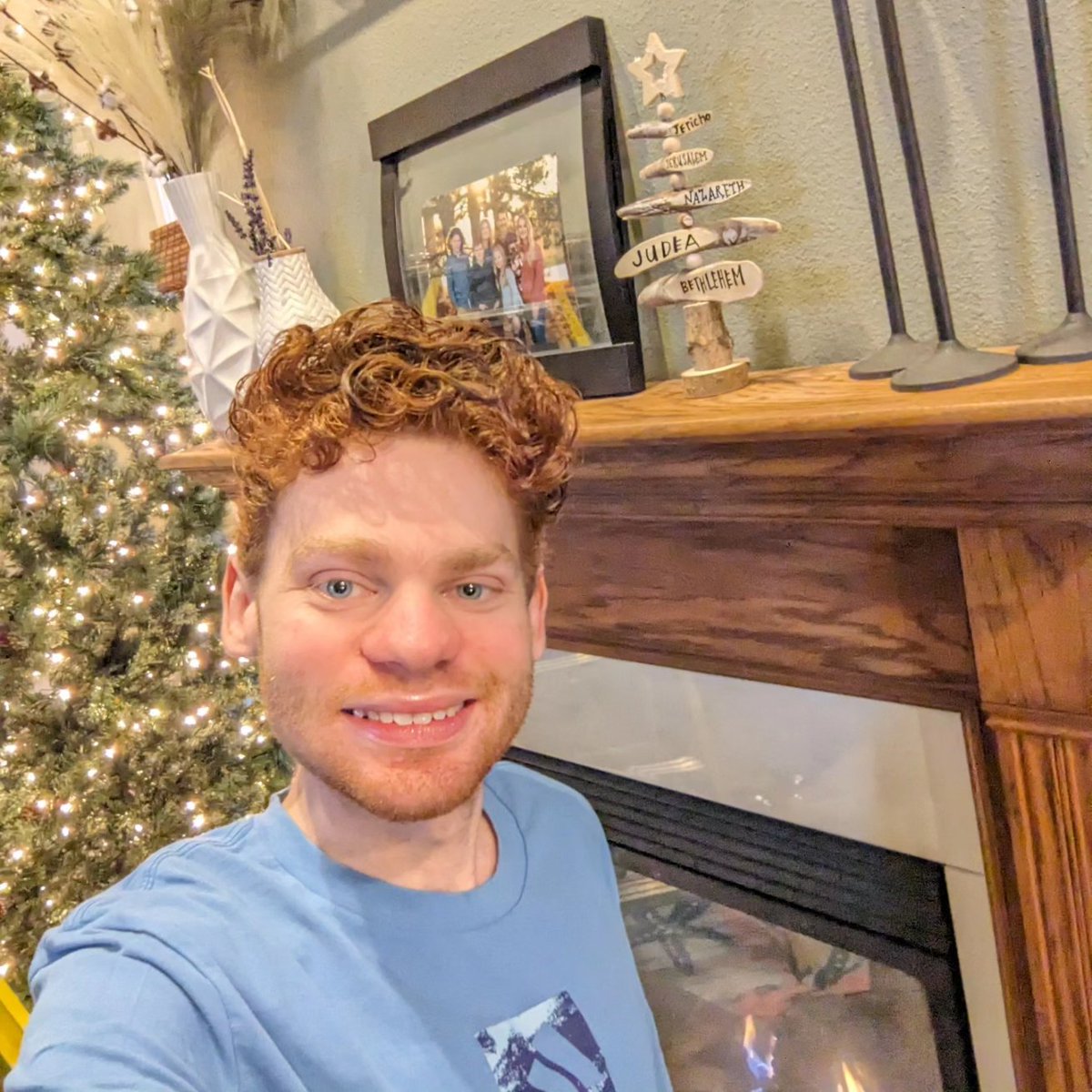 BlandinJarrett's tweet photo. It's beginning to look a lot like Christmas! 
🎄
🙏
❤️
#christmas #christmasdecor #faketree #itbeginningtolookalotlikechristmas #jarrettblandin #christiantiktoker #Christian #ohio #ohioactor #christmastime https://t.co/vNGUVKTNLH