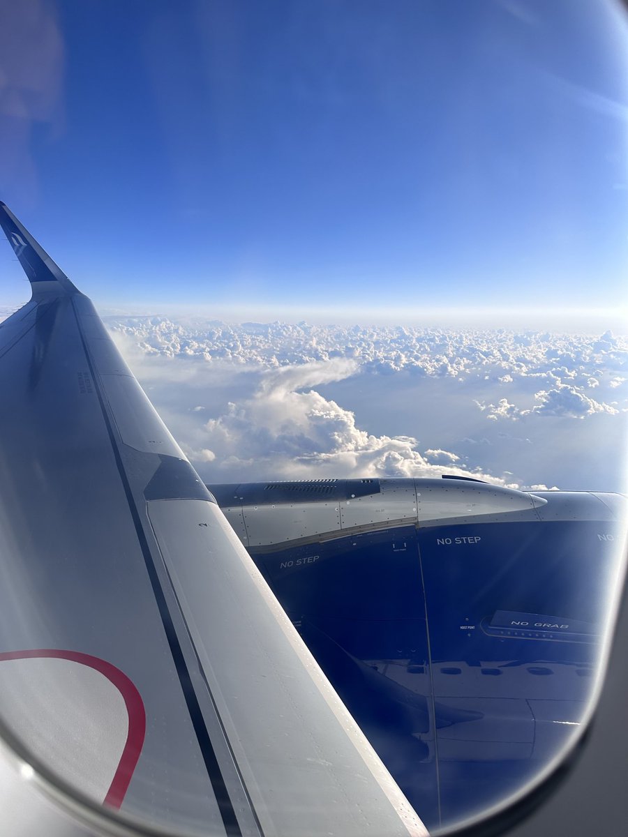 nikibuz's tweet photo. On air from Larnaca to Athens .. #aegean #trip #sky https://t.co/QToyJbzGS9