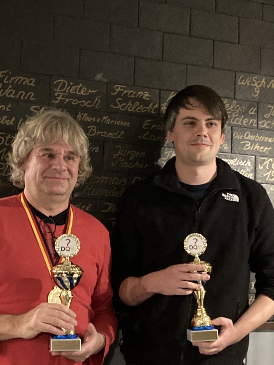 DQVQuiz's tweet photo. Andreas Herde und Tobias Ritter stellten sich bei der #SWQM2023 als zweitbestes Quizduo heraus. 45,5 Punkte bringen ihnen den verdienten Treppchenplatz und die dazugehörigen Trophäen. https://t.co/vlTWzvSeCa