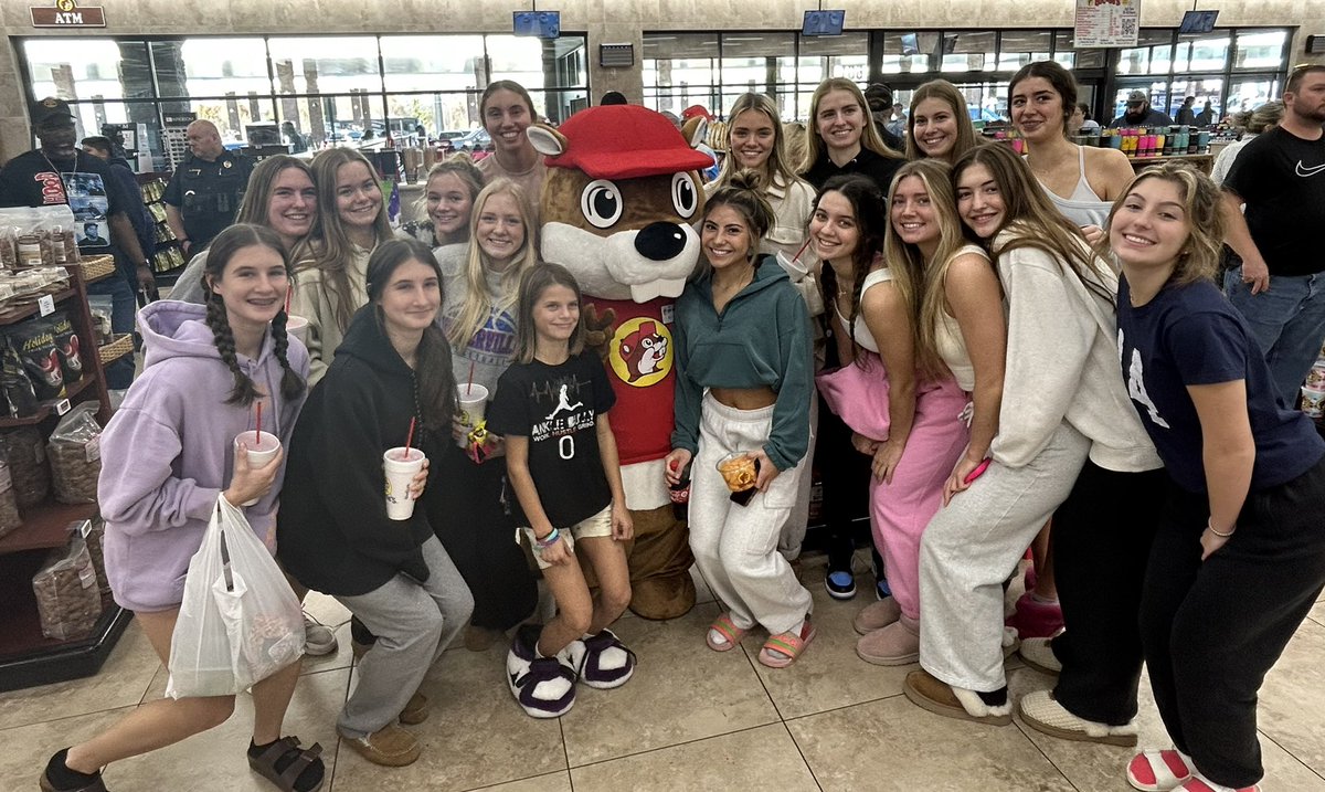 PHSLadyBBSB's tweet photo. PitStop.  #RoadTripping 
#Jacksonville on Deck … https://t.co/A6uKg7V0je