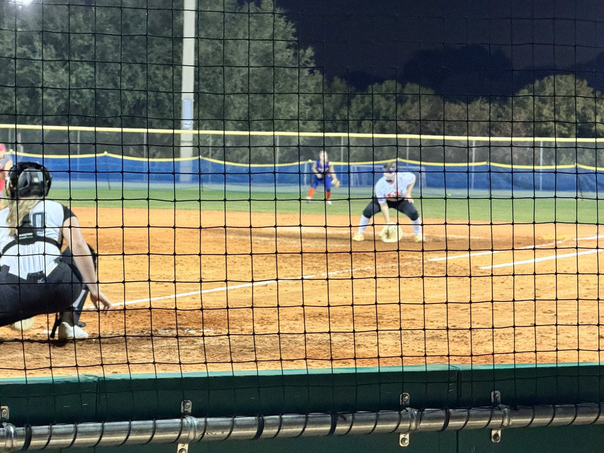 AlexandriaR06's tweet photo. Had an amazing time at the PGF Battle On The Diamond Camp.  Camp was a 3-1 coach player ratio so it really gave me an opportunity to be seen! Even hit a Dinger during our scrimmage game! 💪 So greatful for the opportunity and so excited where my future is heading!  🙏❤️🥎 https://t.co/5t4nqzEKkS