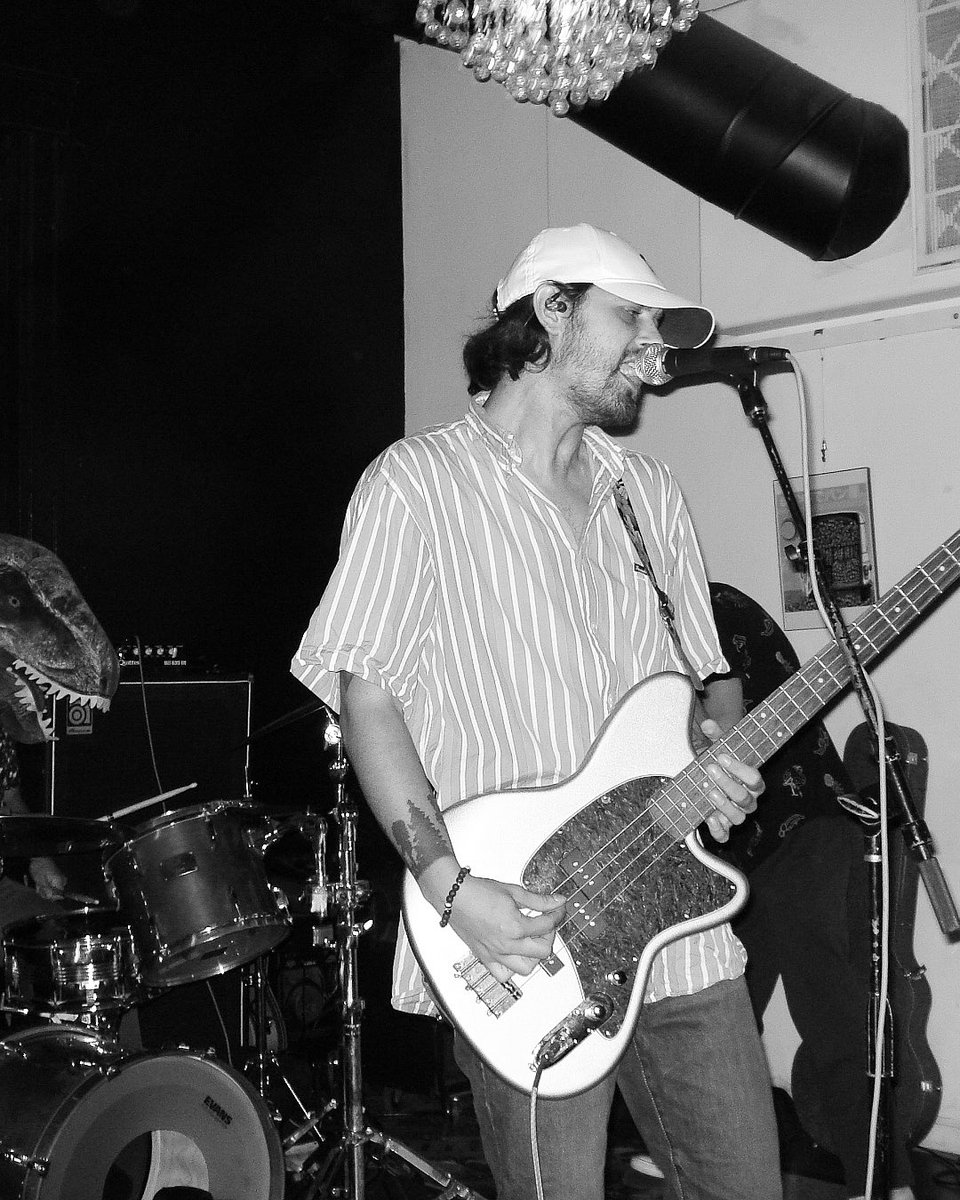 37messages's tweet photo. Pris bros &amp; Not the Same *LIVE* @ Naked Lounge https://t.co/sAqJKkcXfw