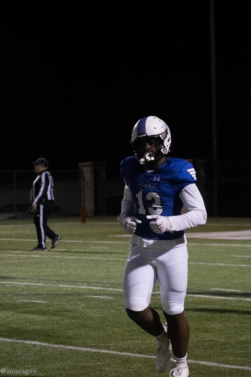 Junior Season Stats
10 games played (missed 2)
57 Total Tackles
41 Solo
14 TFL
16 Assist
7 Sacks
3 PBU

hudl.com/v/2MbEVt