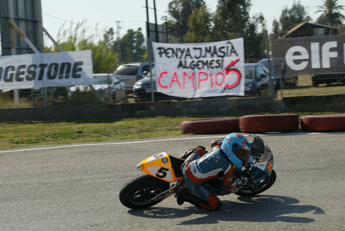 ¡Enhorabuena Jaume Masiá! Campeón del Mundo de Moto3 en @motogp 💪 👏 👏 🙌 ❤️ El quinto piloto valenciano en proclamarse campeón del mundo, y también del legado de pilotos exitosos provenientes de la Cuna Bancaja, hoy en día Cuna de Campeones.
#moto3 #qatargp #mas1a #pilotoscuna